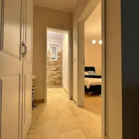 Apartment 6