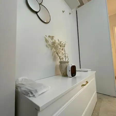 Apartment 6 *