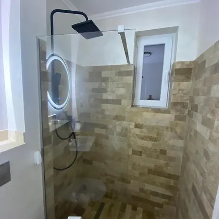 Apartment 6