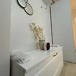 Apartament 6 *